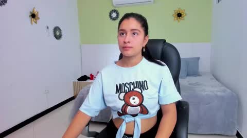 Snapshot of ariana_skinny20 chatting on 12-16-25, 11:15 Ariana online show from 12-16-25, 11:15