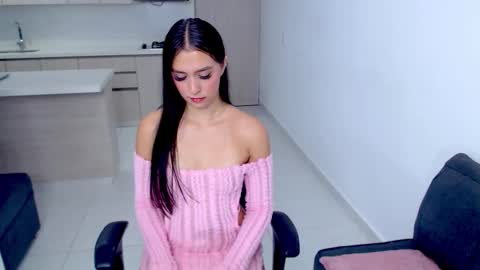 Snapshot of ariana_vidal chatting on 12-01-25, 07:30 Ari online show from 12-01-25, 07:30