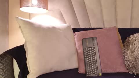 Snapshot of arianaa_gray chatting on 11-22-25, 05:39 Arianaa Gray online show from 11-22-25, 05:39