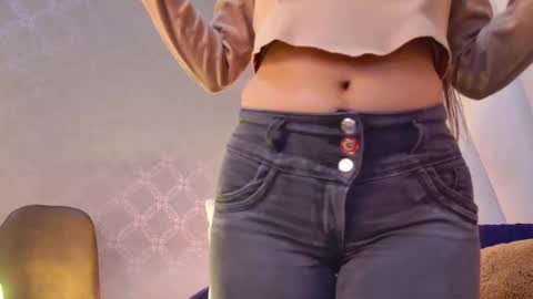 Snapshot of arianaa_gray chatting on 11-23-25, 04:23 Arianaa Gray online show from 11-23-25, 04:23