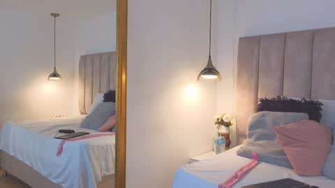 Snapshot of arianaa_miller_ chatting on 09-30-25, 08:25 Ariana online show from 09-30-25, 08:25