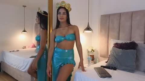 Snapshot of arianaa_miller_ chatting on 10-22-25, 08:41 Ariana online show from 10-22-25, 08:41