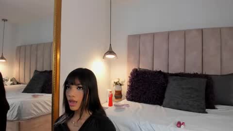 Snapshot of arianaa_miller_ chatting on 11-30-25, 07:18 Ariana online show from 11-30-25, 07:18