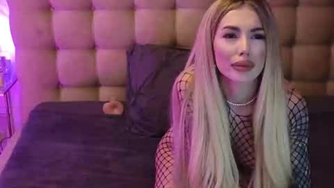 Snapshot of arianaari88 chatting on 03-09-25, 10:08 Ariana online show from 03-09-25, 10:08