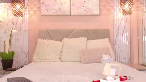 Snapshot of arianagolden_ chatting on 02-14-26, 07:21 Ariana online show from 02-14-26, 07:21