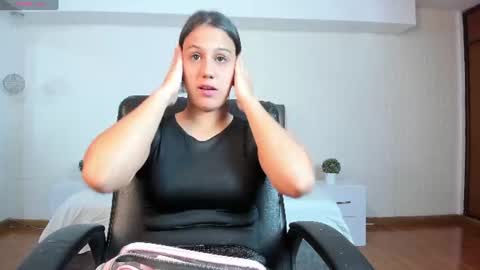 Snapshot of arianarouse_ chatting on 06-16-26, 07:49 arianarouse online show from 06-16-26, 07:49