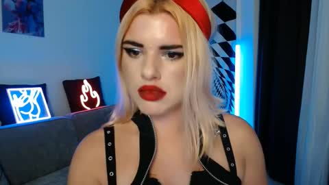 Snapshot of arianasaint chatting on 12-19-25, 06:26 Mistress Ariana online show from 12-19-25, 06:26