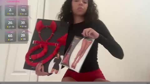 Snapshot of arianicolex chatting on 10-03-25, 08:17 Aria Nicole online show from 10-03-25, 08:17