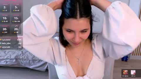 Snapshot of arianna_grend chatting on 06-23-26, 03:43 Arianna online show from 06-23-26, 03:43