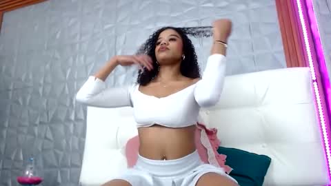 Snapshot of arianna_rochel chatting on 11-02-25, 05:48 arianna_rochel online show from 11-02-25, 05:48