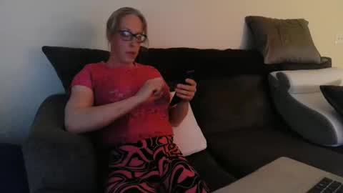 Snapshot of arianna_sinz chatting on 02-20-25, 12:41 Arianna Sinz online show from 02-20-25, 12:41