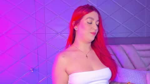 Snapshot of ariannacooperr chatting on 12-22-25, 08:22 Arianna online show from 12-22-25, 08:22