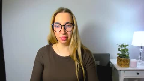 Aria online show from 11-29-25, 06:16