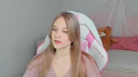 Aria online show from 09-25-25, 06:11