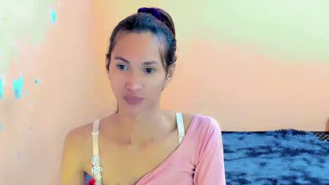 Snapshot of ariba_aribats chatting on 12-24-24, 01:49 VAL online show from 12-24-24, 01:49