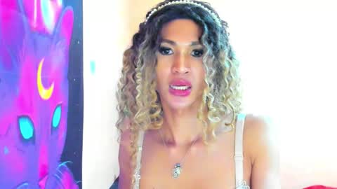 Snapshot of ariba_aribats chatting on 01-29-25, 06:50 VAL online show from 01-29-25, 06:50