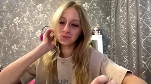 Alice online show from 04-25-26, 09:56