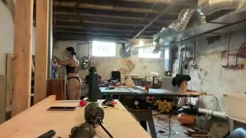 Ariel online show from 10-15-25, 07:58