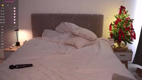 Snapshot of arielbell_ chatting on 01-06-26, 11:03 Ariel online show from 01-06-26, 11:03