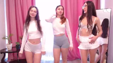 Snapshot of ariella_meow246 chatting on 02-10-26, 07:12 Ariella online show from 02-10-26, 07:12