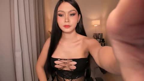 Snapshot of ariellaarida69 chatting on 12-05-25, 10:35 MIRA GREYSON online show from 12-05-25, 10:35