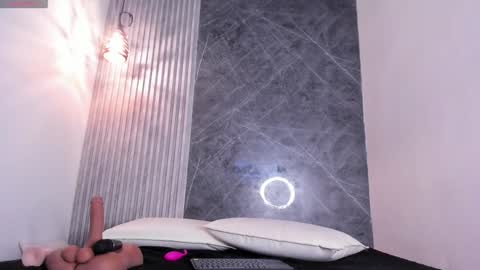 Snapshot of arielsexhot chatting on 12-22-24, 03:33 Ariel online show from 12-22-24, 03:33
