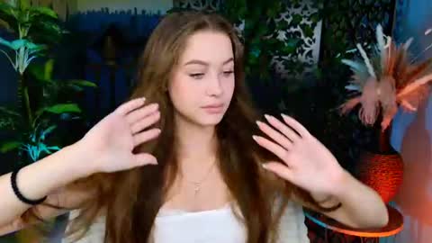 Snapshot of arielsykes chatting on 06-12-26, 06:01 arielsykes online show from 06-12-26, 06:01