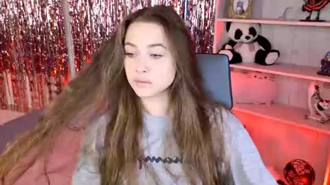 Snapshot of arielsykes chatting on 06-21-26, 07:00 arielsykes online show from 06-21-26, 07:00
