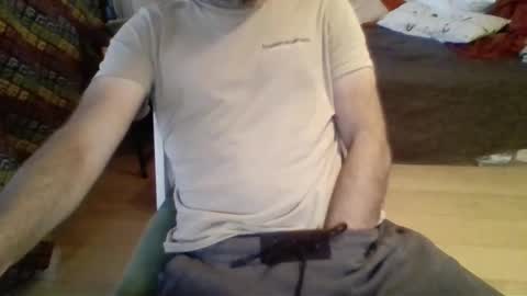 Snapshot of ariete80s chatting on 06-01-26, 06:42 ariete80s online show from 06-01-26, 06:42