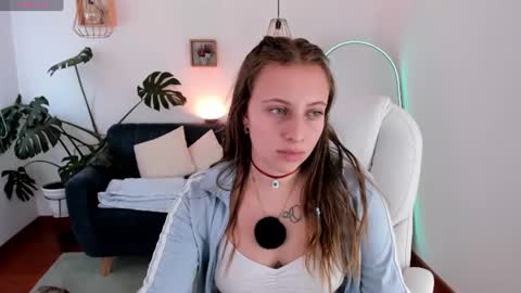 Snapshot of arii_1010_ chatting on 06-24-26, 07:13 Ari online show from 06-24-26, 07:13