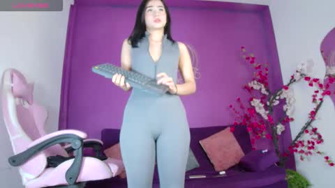 Ari online show from 11-23-25, 03:23