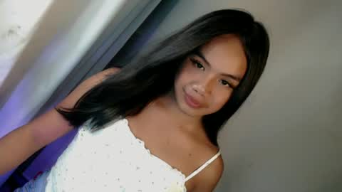 Snapshot of arilovesu chatting on 07-05-26, 12:01 hi follow me its ARI online show from 07-05-26, 12:01