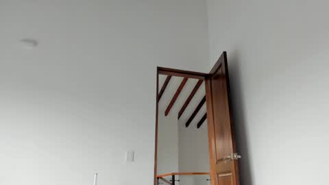 Ari online show from 04-16-26, 01:45