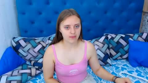 Snapshot of arinabelle chatting on 07-20-26, 10:39 arinabelle online show from 07-20-26, 10:39