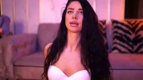 Arina online show from 10-27-25, 06:12