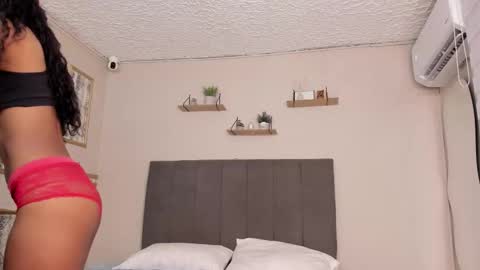 Snapshot of aris_emma chatting on 10-26-25, 07:20 Aris Emma online show from 10-26-25, 07:20