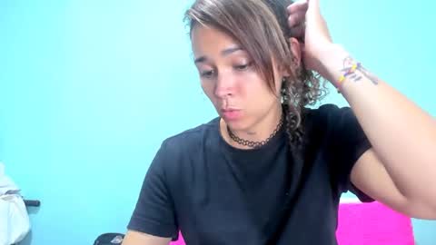 Snapshot of arisha_fox chatting on 01-21-25, 08:11 Erik online show from 01-21-25, 08:11
