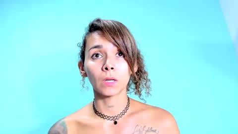 Snapshot of arisha_fox chatting on 02-17-25, 12:32 Erik online show from 02-17-25, 12:32