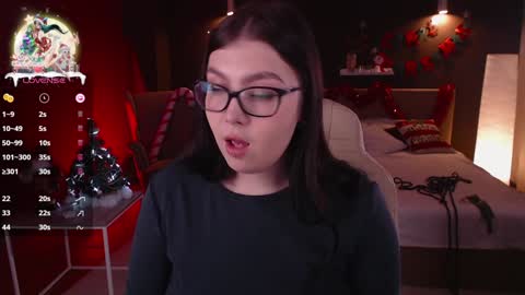 Snapshot of arizonaa_muse chatting on 12-21-24, 12:27 Astrid online show from 12-21-24, 12:27