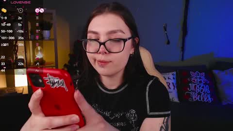 Snapshot of arizonaa_muse chatting on 01-11-25, 12:29 Astrid online show from 01-11-25, 12:29