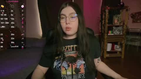 Snapshot of arizonaa_muse chatting on 04-05-26, 08:55 Astrid online show from 04-05-26, 08:55