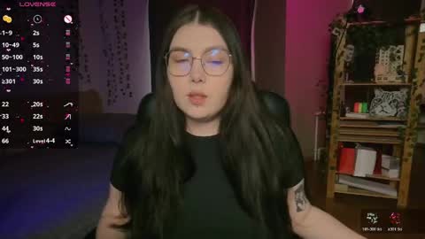 Snapshot of arizonaa_muse chatting on 04-19-26, 11:20 Astrid online show from 04-19-26, 11:20