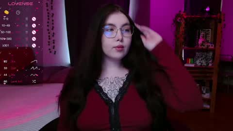 Snapshot of arizonaa_muse chatting on 05-22-26, 12:00 Astrid online show from 05-22-26, 12:00