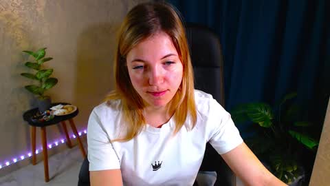 Snapshot of arlana_klart chatting on 10-27-25, 01:09 Arlana online show from 10-27-25, 01:09