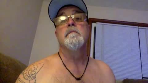 Snapshot of armyguy5311 chatting on 05-09-26, 09:58 armyguy5311 online show from 05-09-26, 09:58