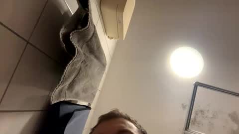 armyskater32 online show from 11-26-25, 09:49