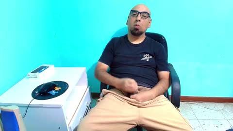 arnelux72 online show from 12-02-25, 05:13