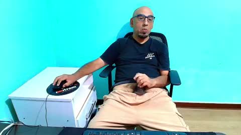 arnelux72 online show from 06-30-26, 05:30