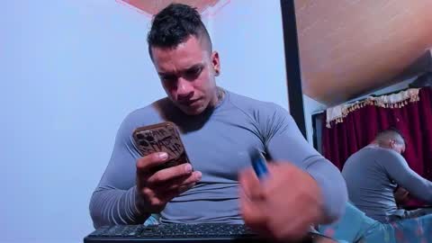 Snapshot of arnold_sexy_hot98 chatting on 12-24-24, 01:49 arnold sexy hot98 online show from 12-24-24, 01:49