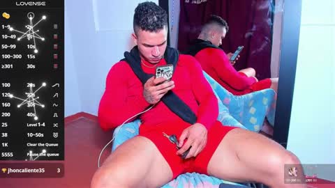 Snapshot of arnold_sexy_hot98 chatting on 01-07-25, 12:34 arnold sexy hot98 online show from 01-07-25, 12:34